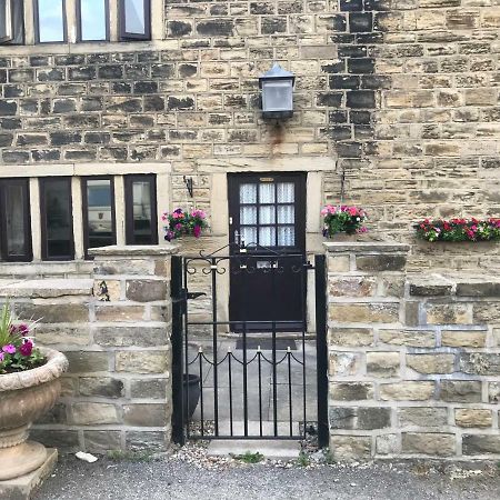 The Cottage, Cosy 2 Bedroom Pet Friendly Perfect For Contractors Free Secure Parking,Cctv Лийдс Екстериор снимка