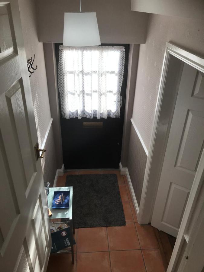 The Cottage, Cosy 2 Bedroom Pet Friendly Perfect For Contractors Free Secure Parking,Cctv Лийдс Екстериор снимка