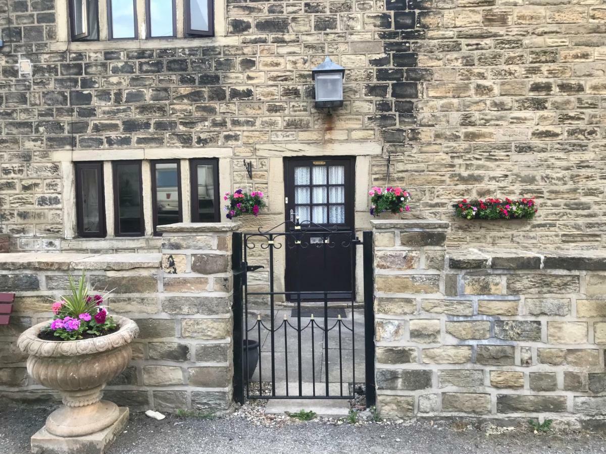 The Cottage, Cosy 2 Bedroom Pet Friendly Perfect For Contractors Free Secure Parking,Cctv Лийдс Екстериор снимка