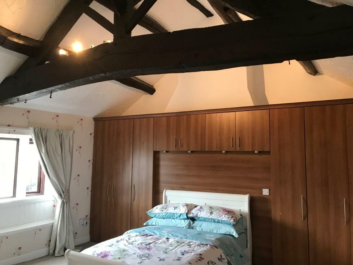 The Cottage, Cosy 2 Bedroom Pet Friendly Perfect For Contractors Free Secure Parking,Cctv Лийдс Екстериор снимка